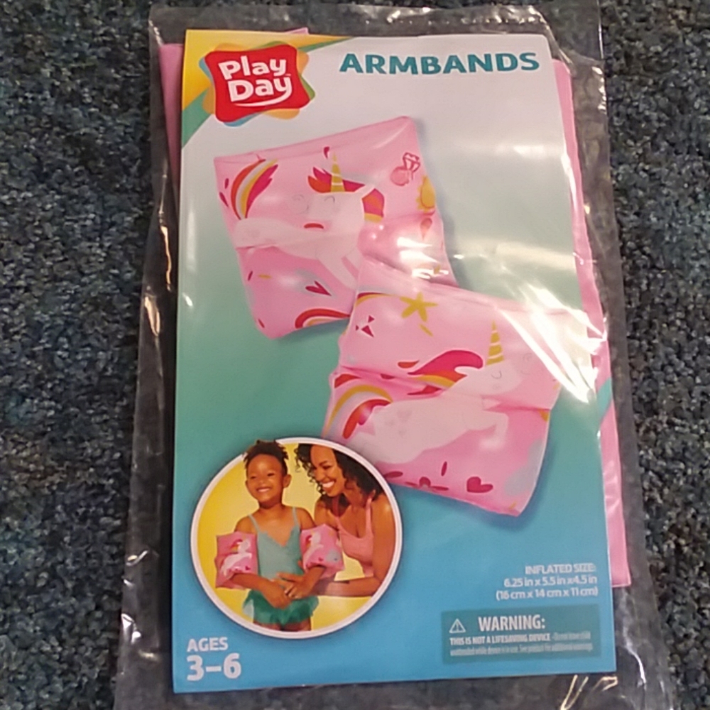 Swimming arm bands